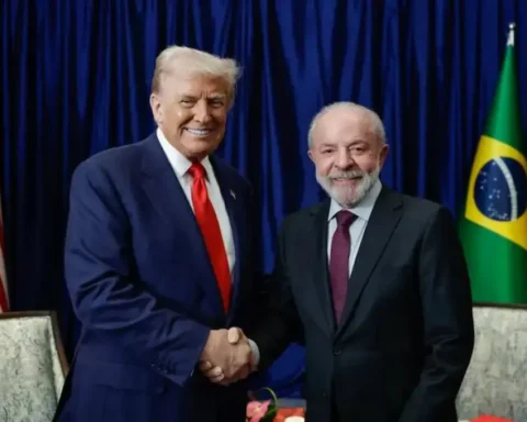 Presidente Lula conversa por telefone com o presidente dos Estados Unidos, Donald Trump