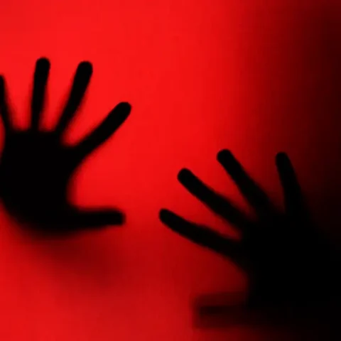 Mais de 71 mil mulheres foram vítimas de violência no Rio em 2025. Diário Carioca analisa os dados do TJRJ e reforça os canais de denúncia contra o machismo estrutural.