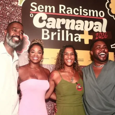 O lançamento da campanha ‘Sem Racismo o Carnaval Brilha Mais’ foi palco para apresentação do material gráfico educativo e informativo da mobilização e a assinatura do Termo de Cooperação Técnica assinado com a Liga Independente do grupo A do Rio de Janeiro . Foto: Rafael Caetano/MIR