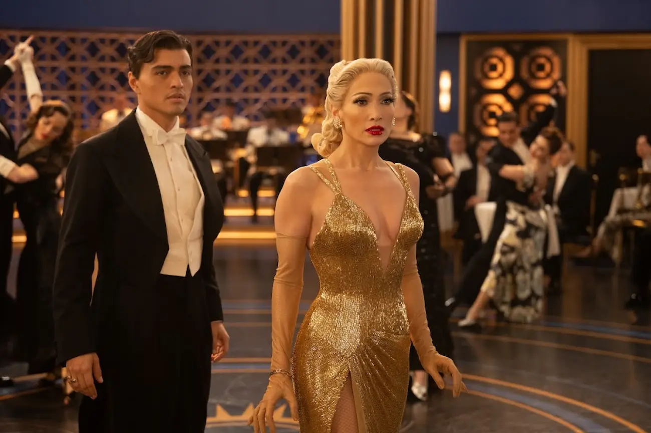 Cena de “O Beijo da Mulher Aranha”, filme com Jennifer Lopez Cena de “O Beijo da Mulher Aranha”, filme com Jennifer Lopez