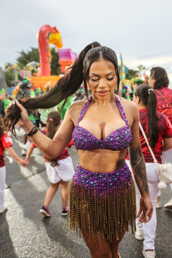 Gabi Fatalle turns heads as costume failure ignites São Paulo Carnival