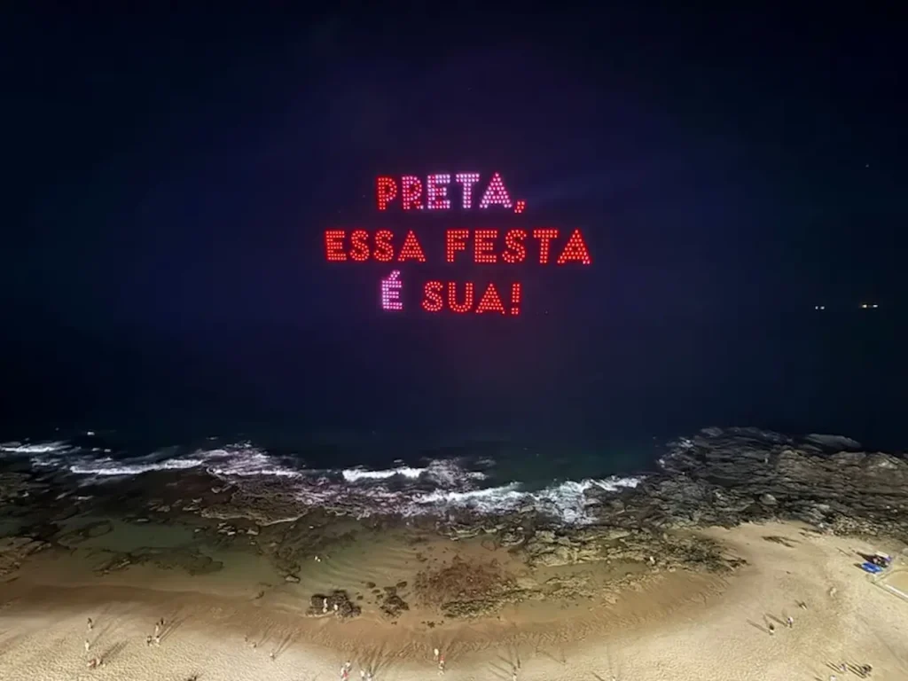 Preta Gil é homenageada em show de drones durante o Carnaval de Salvador